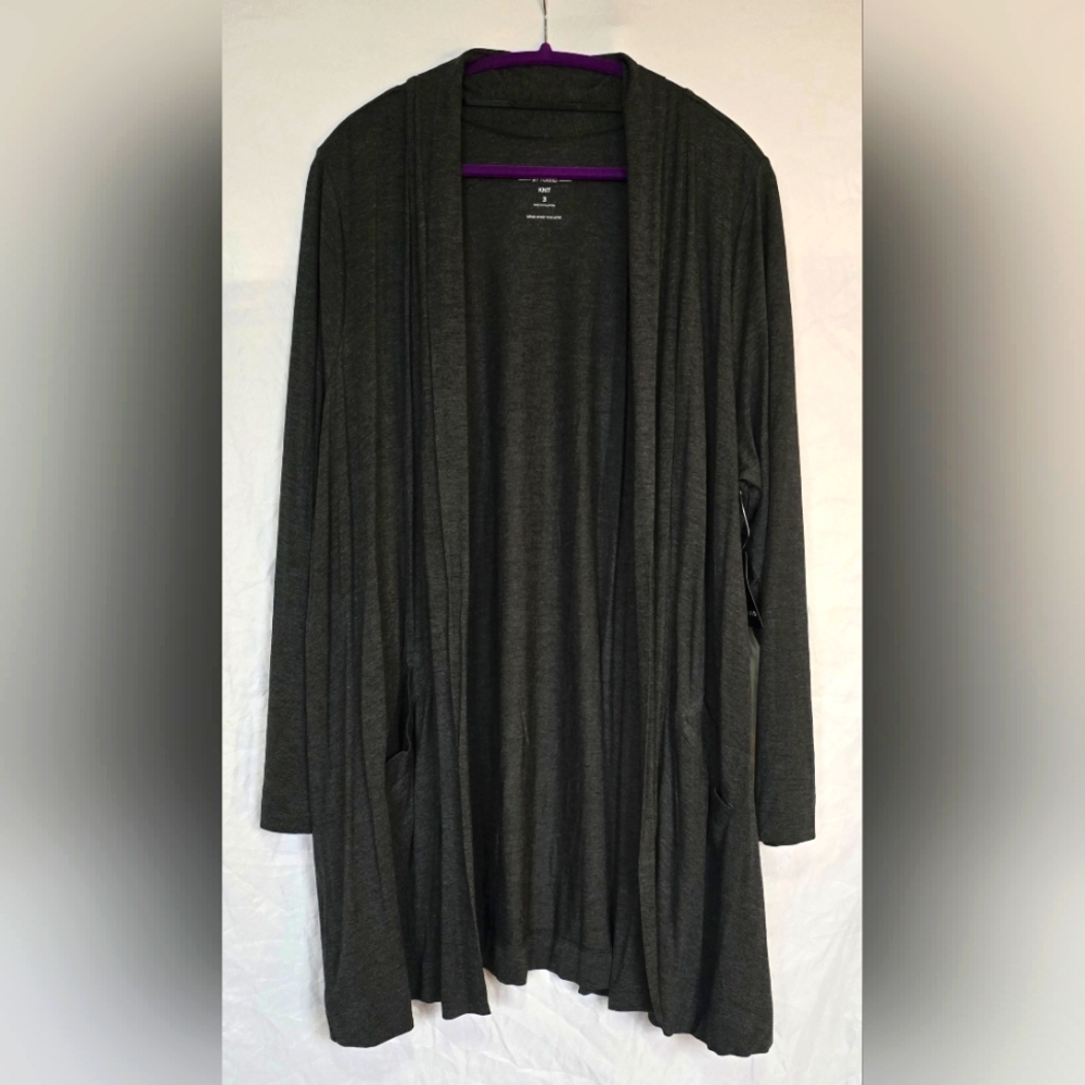 TORRID SUPER SOFT STRAIGHT FRONT CARDIGAN SIZE 3